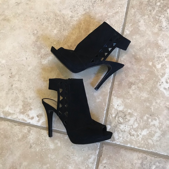 Nine West faux suede cutout black booties - Picture 6 of 8